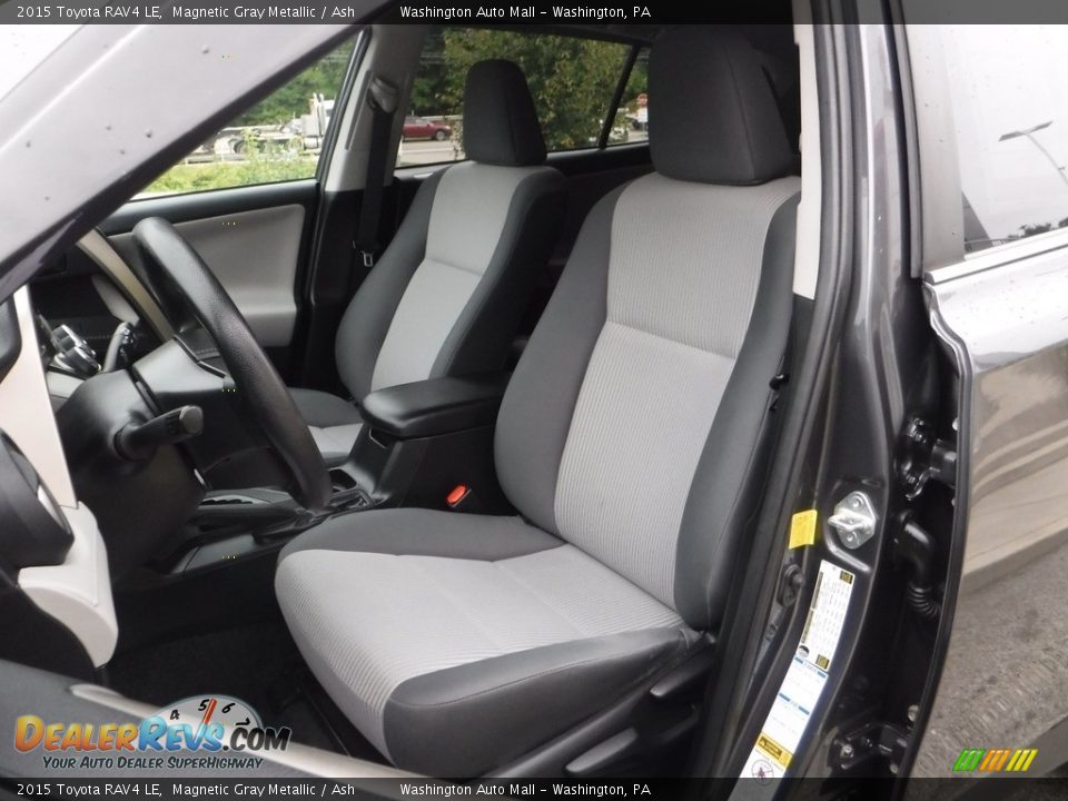 2015 Toyota RAV4 LE Magnetic Gray Metallic / Ash Photo #17