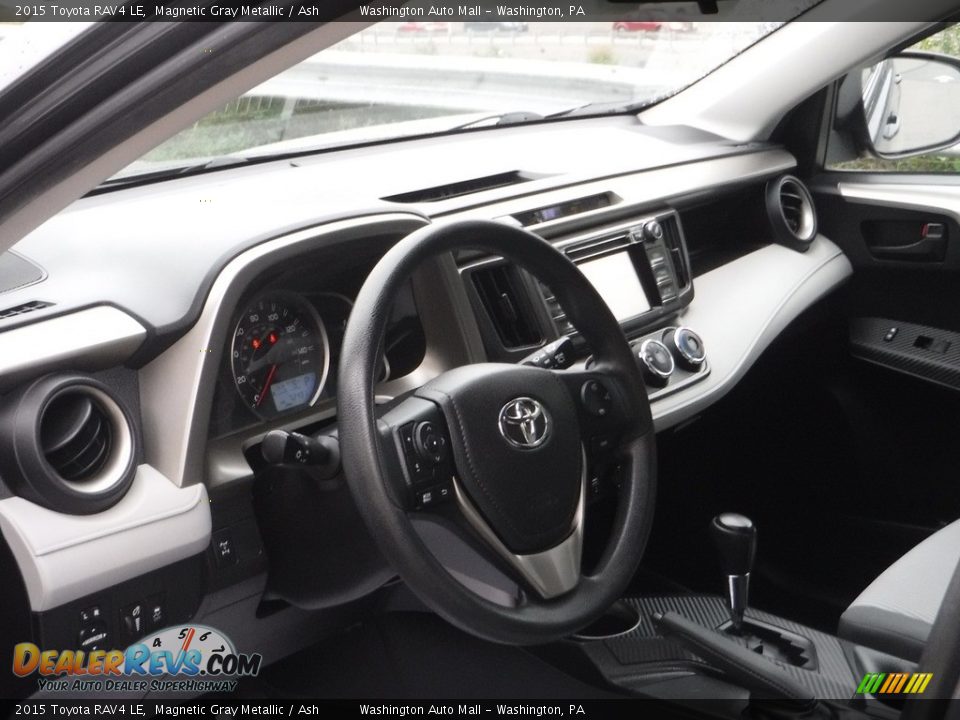 2015 Toyota RAV4 LE Magnetic Gray Metallic / Ash Photo #18