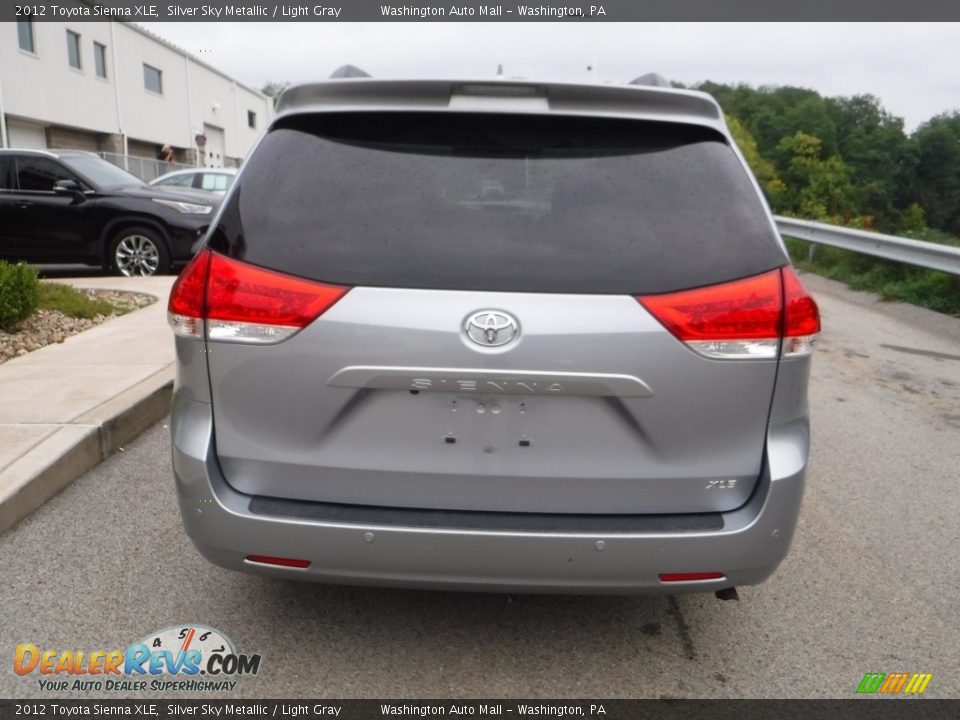 2012 Toyota Sienna XLE Silver Sky Metallic / Light Gray Photo #15