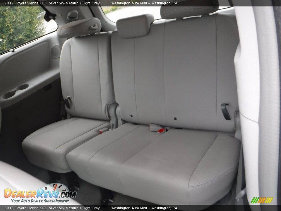 2012 Toyota Sienna XLE Silver Sky Metallic / Light Gray Photo #30