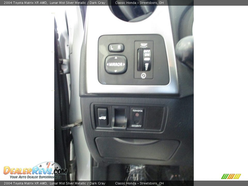 Controls of 2004 Toyota Matrix XR AWD Photo #30