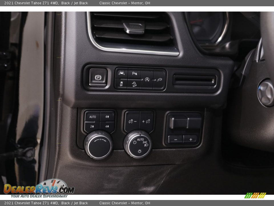 Controls of 2021 Chevrolet Tahoe Z71 4WD Photo #7