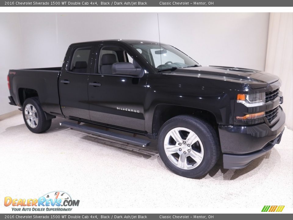 Front 3/4 View of 2016 Chevrolet Silverado 1500 WT Double Cab 4x4 Photo #1