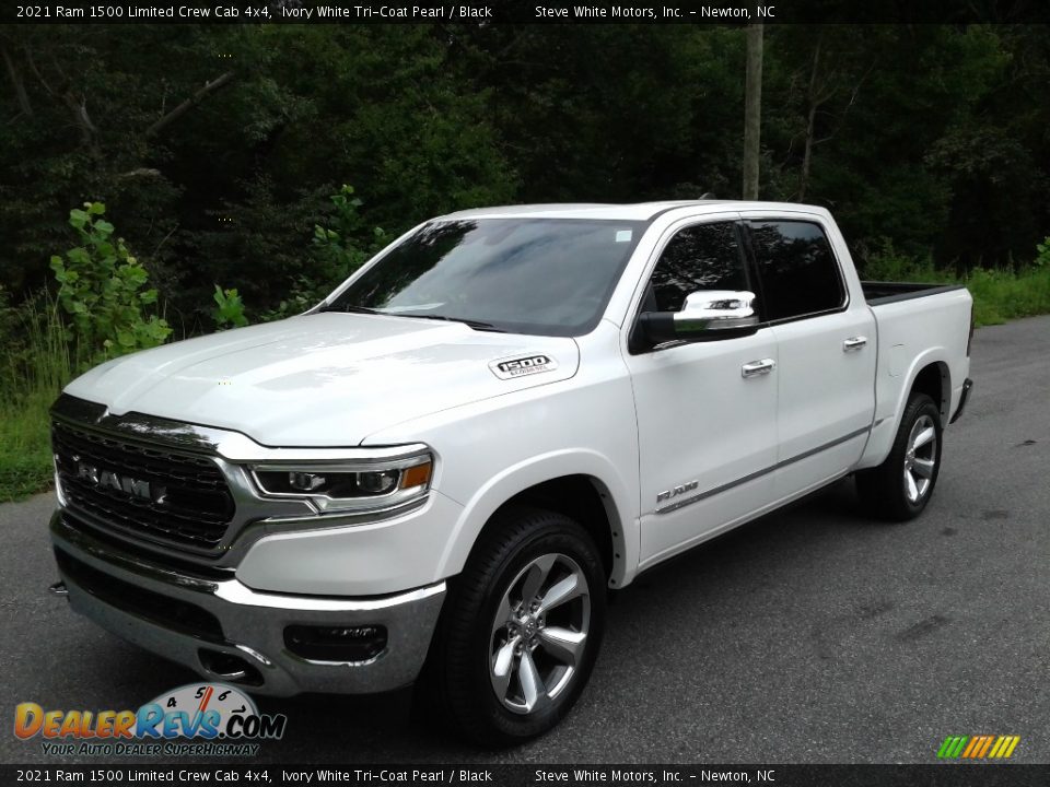 Front 3/4 View of 2021 Ram 1500 Limited Crew Cab 4x4 Photo #2