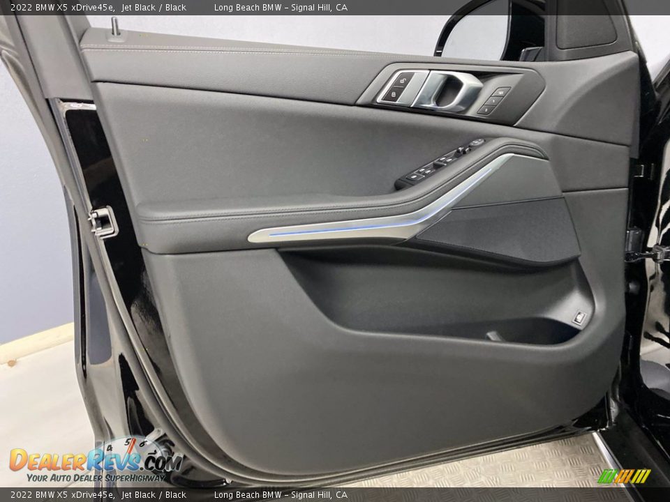 Door Panel of 2022 BMW X5 xDrive45e Photo #10