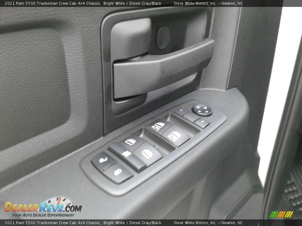 2021 Ram 5500 Tradesman Crew Cab 4x4 Chassis Bright White / Diesel Gray/Black Photo #20