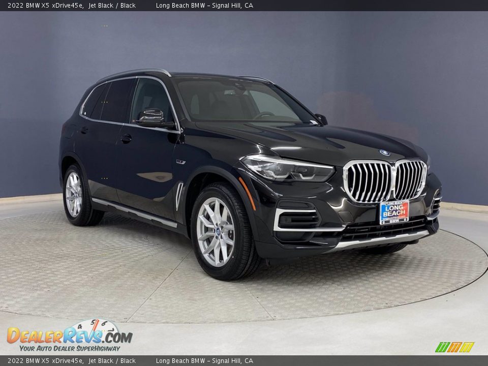 Front 3/4 View of 2022 BMW X5 xDrive45e Photo #27