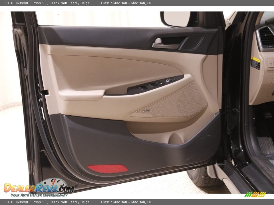 2018 Hyundai Tucson SEL Black Noir Pearl / Beige Photo #4