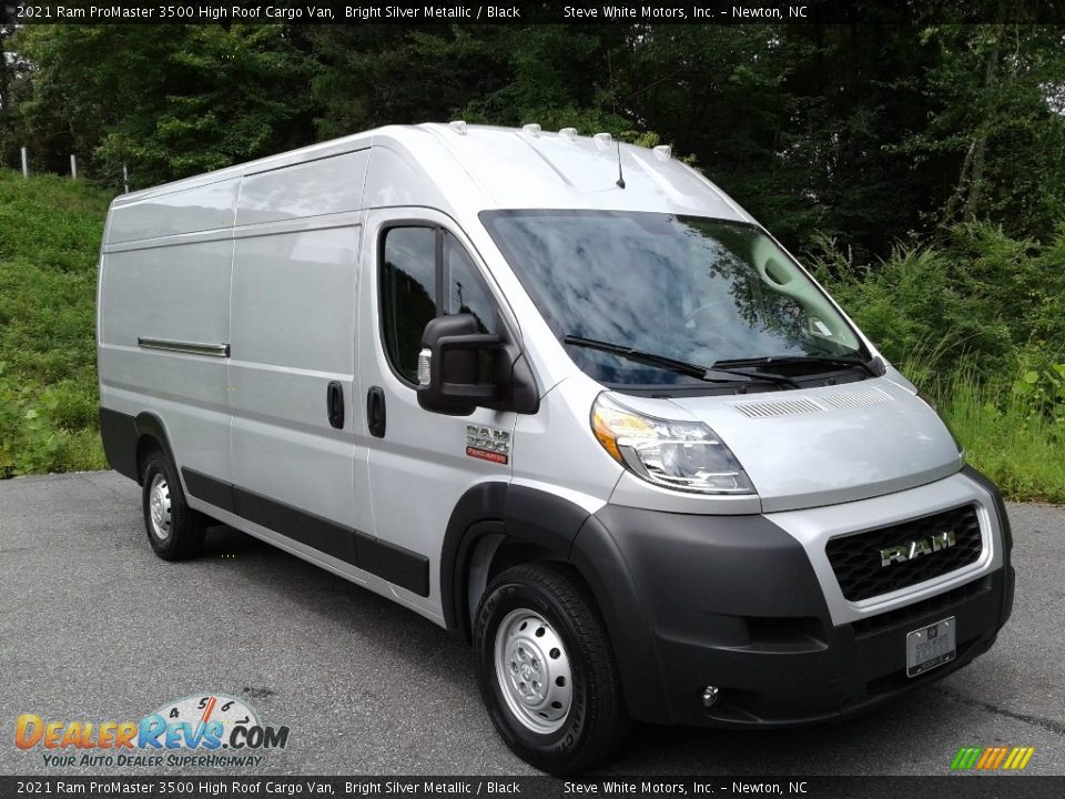 Front 3/4 View of 2021 Ram ProMaster 3500 High Roof Cargo Van Photo #4