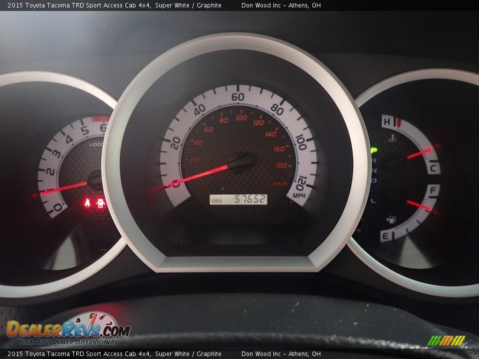 2015 Toyota Tacoma TRD Sport Access Cab 4x4 Super White / Graphite Photo #2