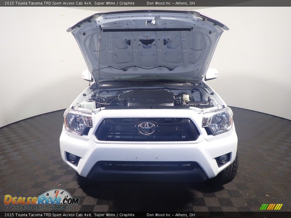 2015 Toyota Tacoma TRD Sport Access Cab 4x4 Super White / Graphite Photo #7