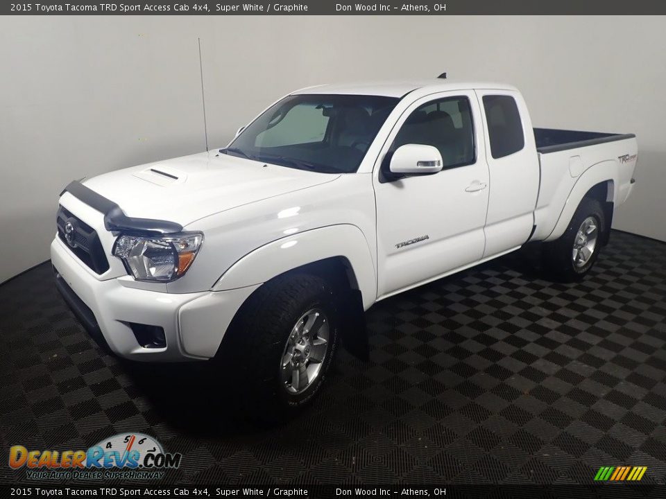2015 Toyota Tacoma TRD Sport Access Cab 4x4 Super White / Graphite Photo #10