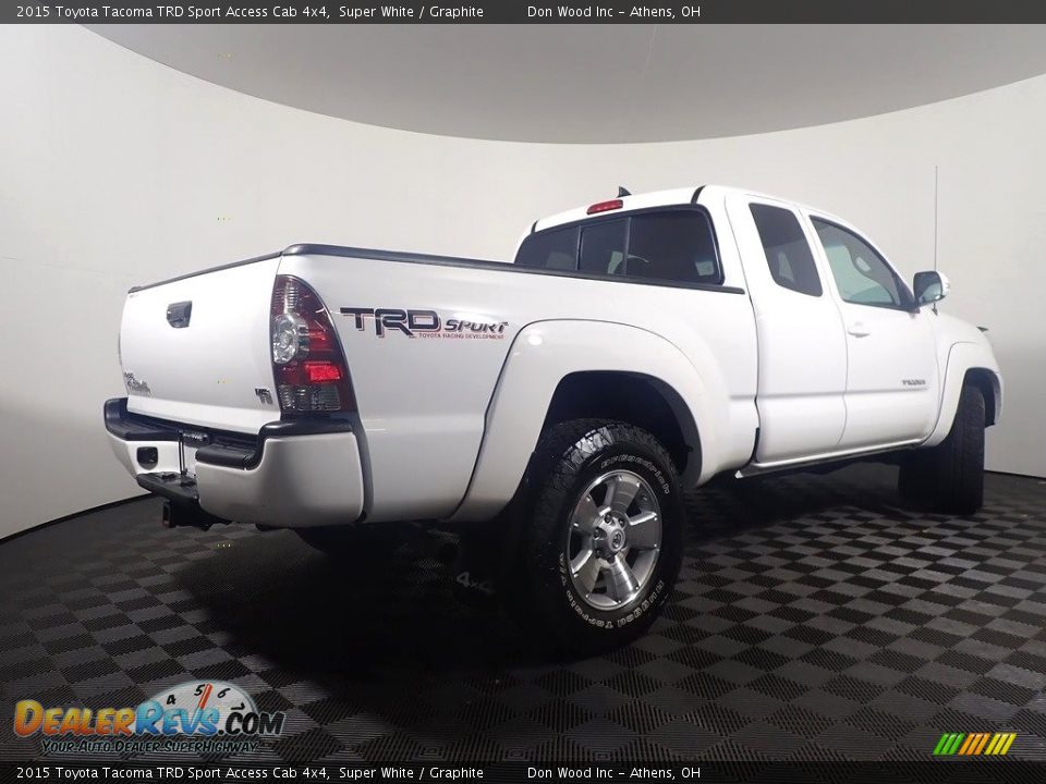 2015 Toyota Tacoma TRD Sport Access Cab 4x4 Super White / Graphite Photo #16