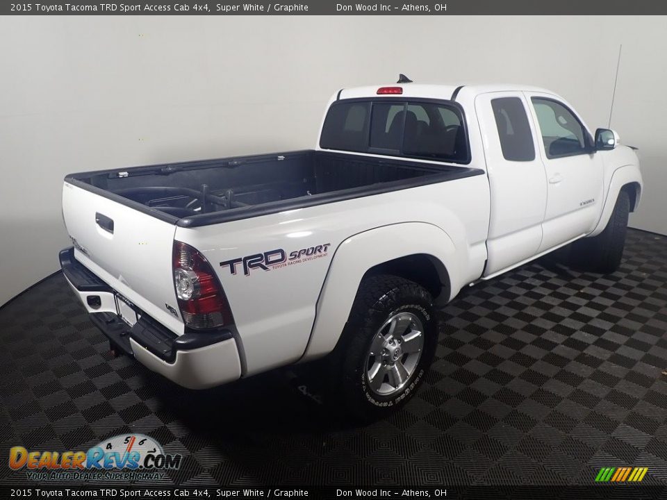 2015 Toyota Tacoma TRD Sport Access Cab 4x4 Super White / Graphite Photo #17
