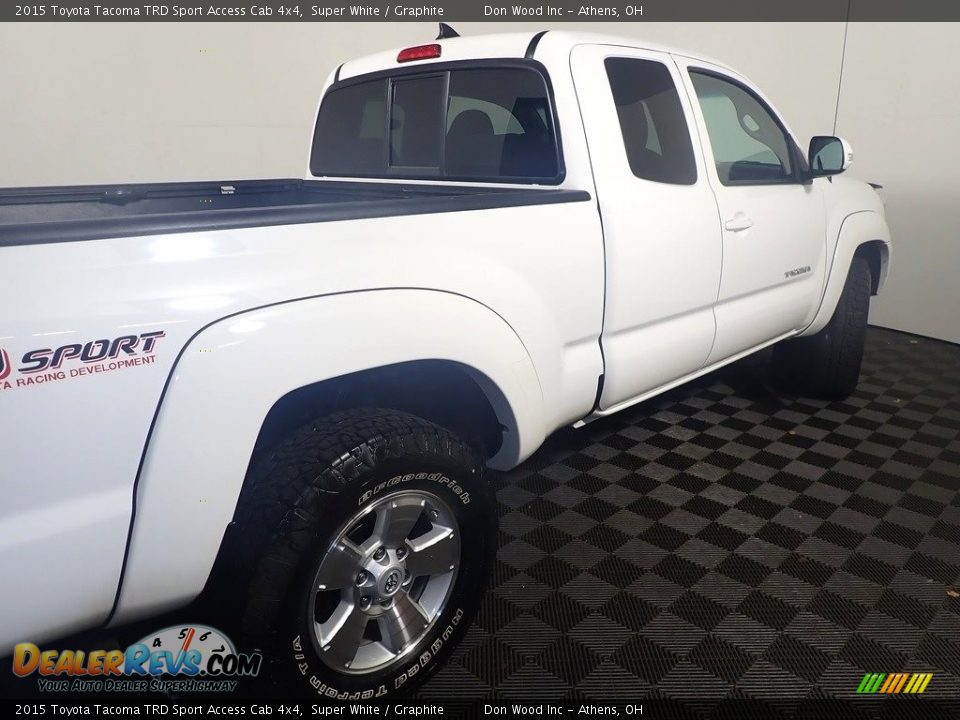 2015 Toyota Tacoma TRD Sport Access Cab 4x4 Super White / Graphite Photo #19