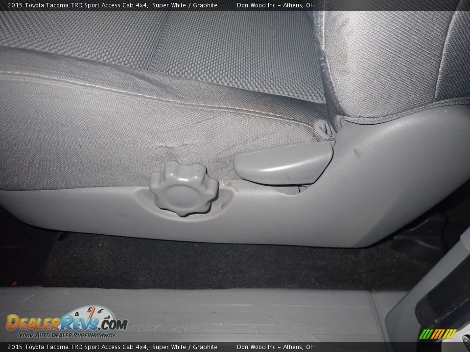 2015 Toyota Tacoma TRD Sport Access Cab 4x4 Super White / Graphite Photo #23