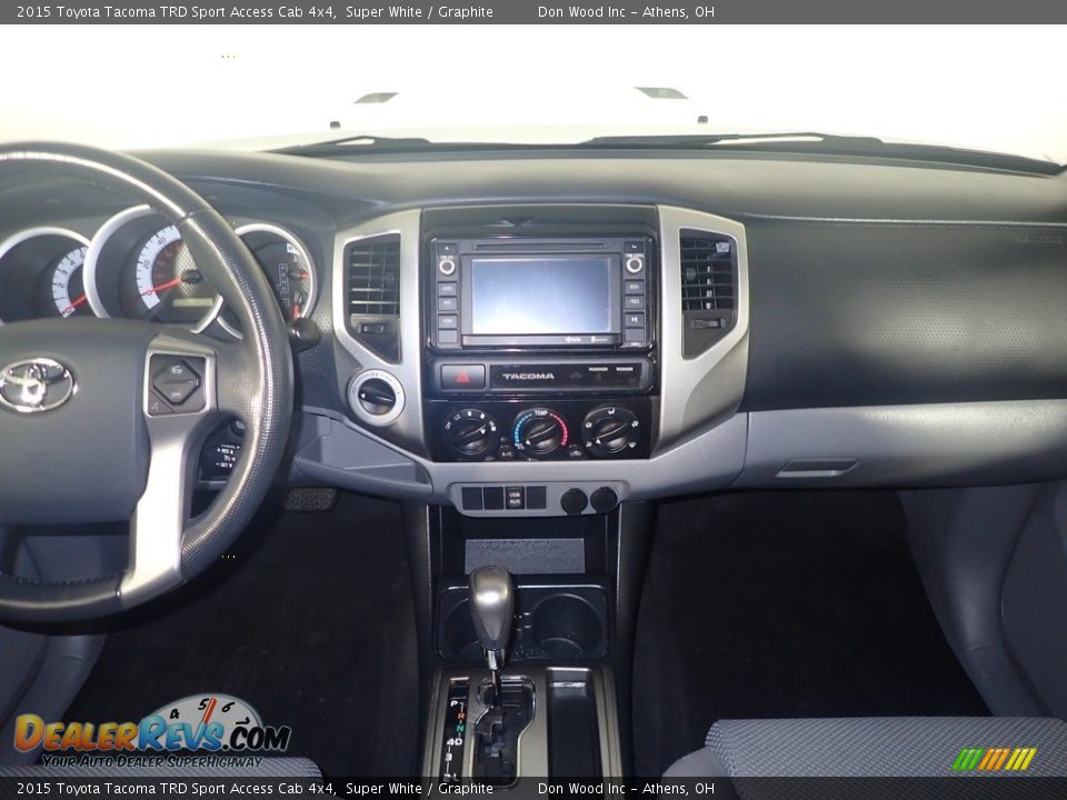 2015 Toyota Tacoma TRD Sport Access Cab 4x4 Super White / Graphite Photo #25