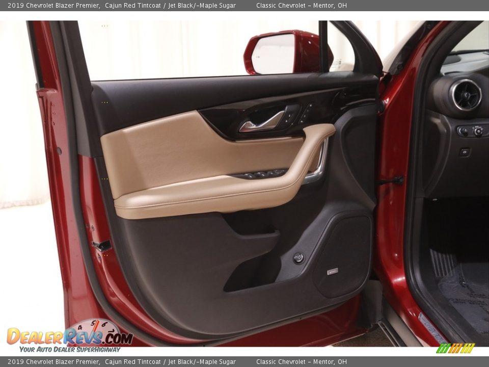 Door Panel of 2019 Chevrolet Blazer Premier Photo #4