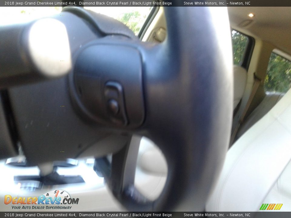 2018 Jeep Grand Cherokee Limited 4x4 Diamond Black Crystal Pearl / Black/Light Frost Beige Photo #12