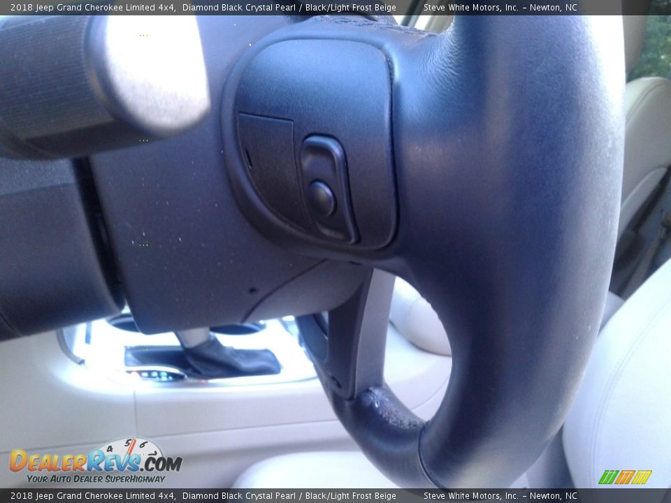 2018 Jeep Grand Cherokee Limited 4x4 Diamond Black Crystal Pearl / Black/Light Frost Beige Photo #13