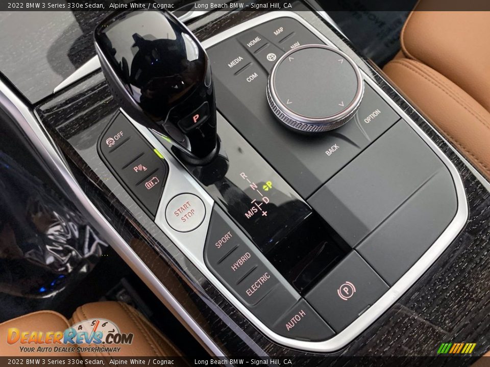 2022 BMW 3 Series 330e Sedan Shifter Photo #22