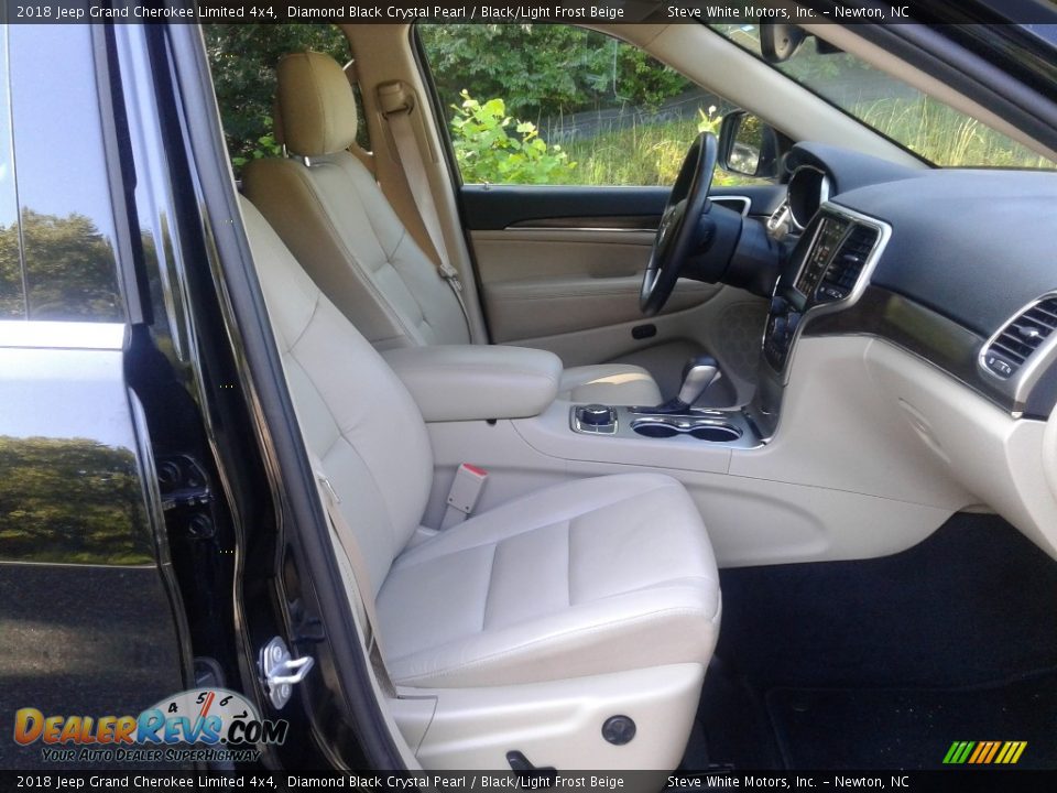 2018 Jeep Grand Cherokee Limited 4x4 Diamond Black Crystal Pearl / Black/Light Frost Beige Photo #19
