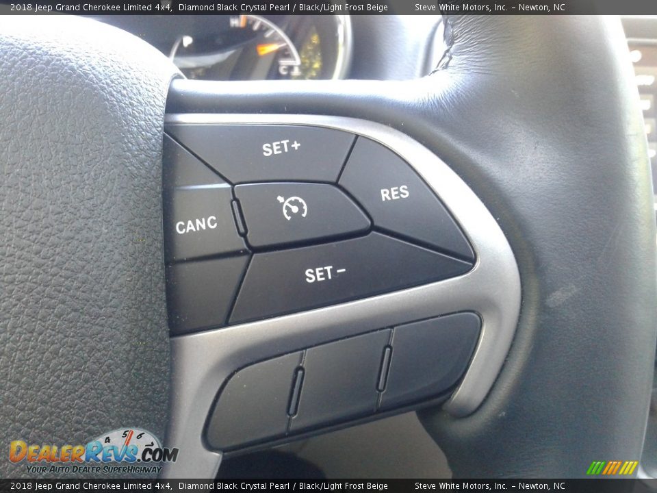 2018 Jeep Grand Cherokee Limited 4x4 Diamond Black Crystal Pearl / Black/Light Frost Beige Photo #22