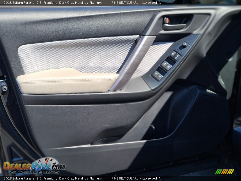 2018 Subaru Forester 2.5i Premium Dark Gray Metallic / Platinum Photo #32