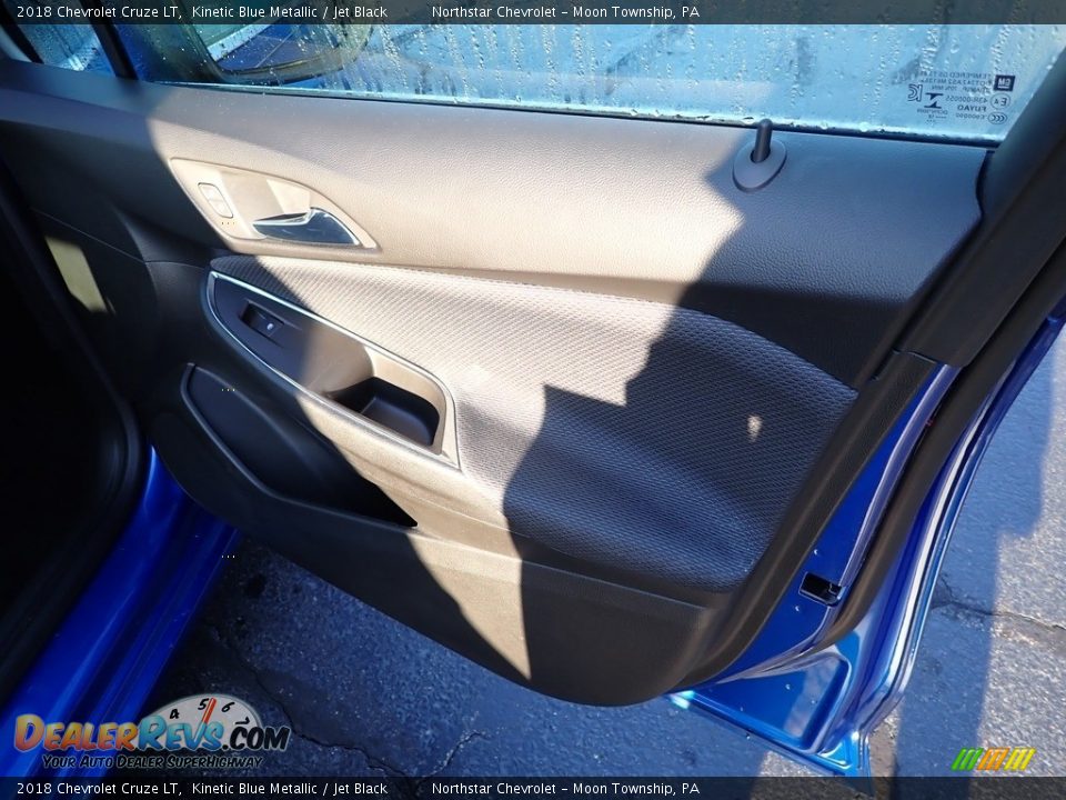 2018 Chevrolet Cruze LT Kinetic Blue Metallic / Jet Black Photo #16
