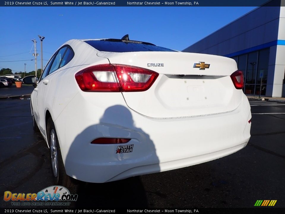 2019 Chevrolet Cruze LS Summit White / Jet Black/­Galvanized Photo #5