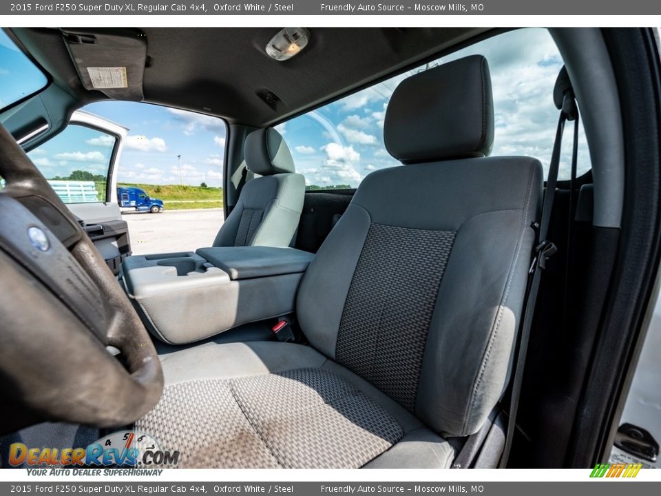 2015 Ford F250 Super Duty XL Regular Cab 4x4 Oxford White / Steel Photo #18