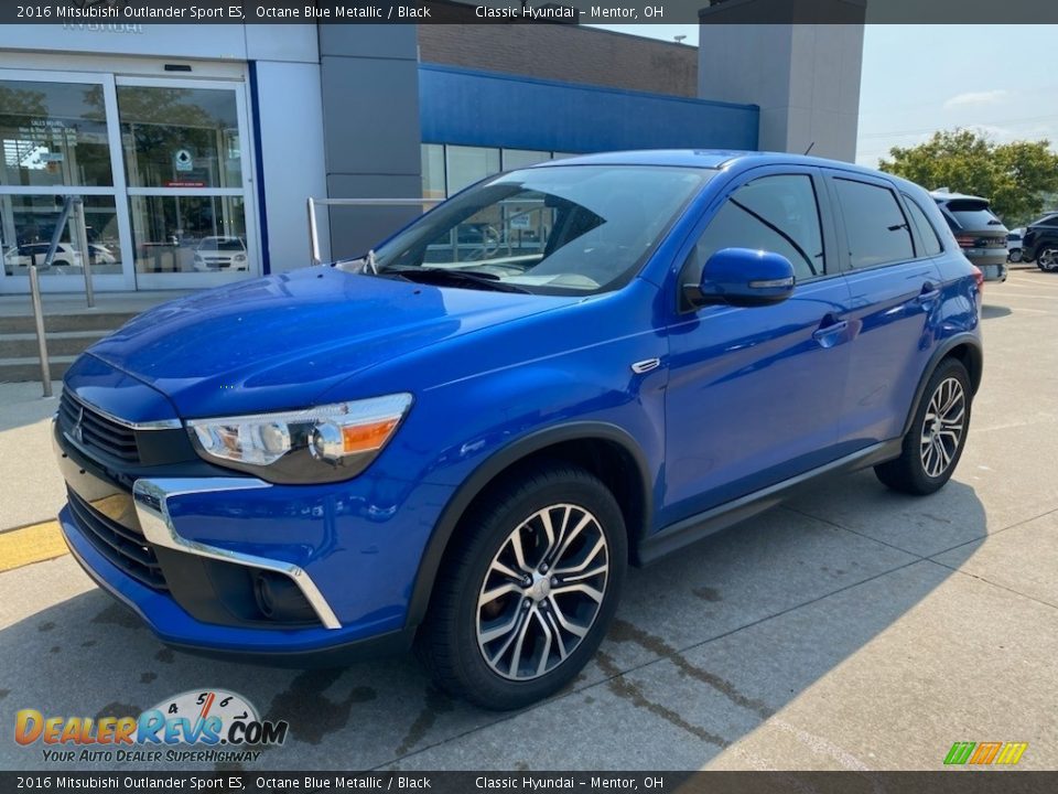 Front 3/4 View of 2016 Mitsubishi Outlander Sport ES Photo #1