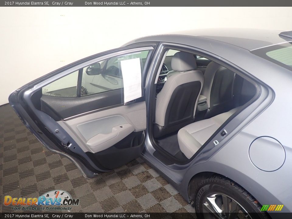2017 Hyundai Elantra SE Gray / Gray Photo #33