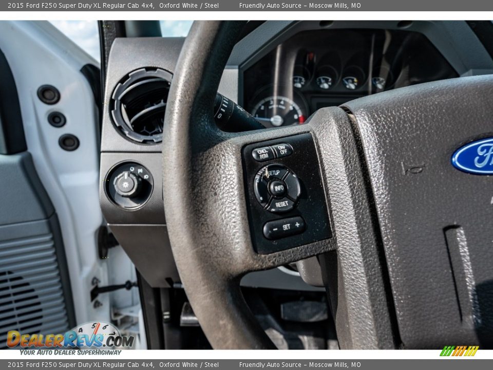2015 Ford F250 Super Duty XL Regular Cab 4x4 Oxford White / Steel Photo #32