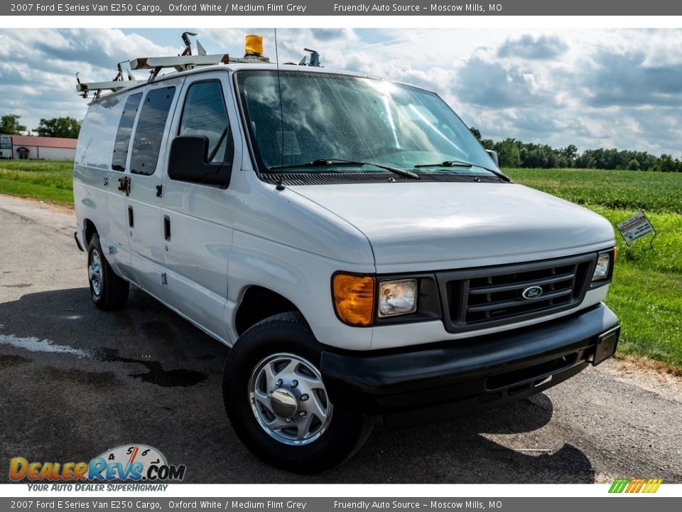 2007 Ford E Series Van E250 Cargo Oxford White / Medium Flint Grey Photo #1