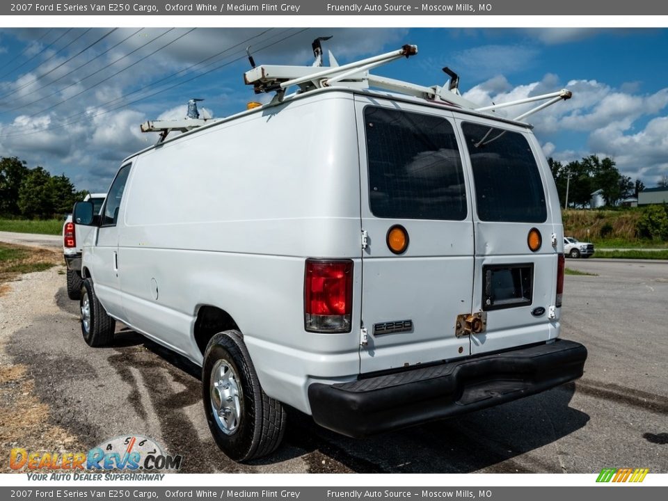 2007 Ford E Series Van E250 Cargo Oxford White / Medium Flint Grey Photo #6