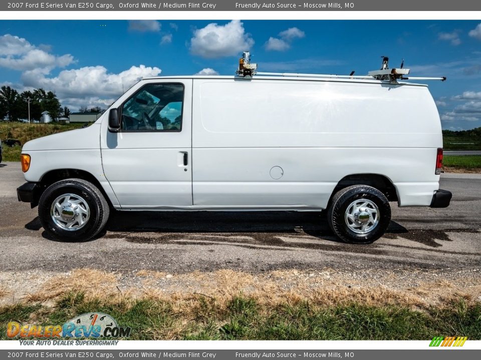 2007 Ford E Series Van E250 Cargo Oxford White / Medium Flint Grey Photo #7