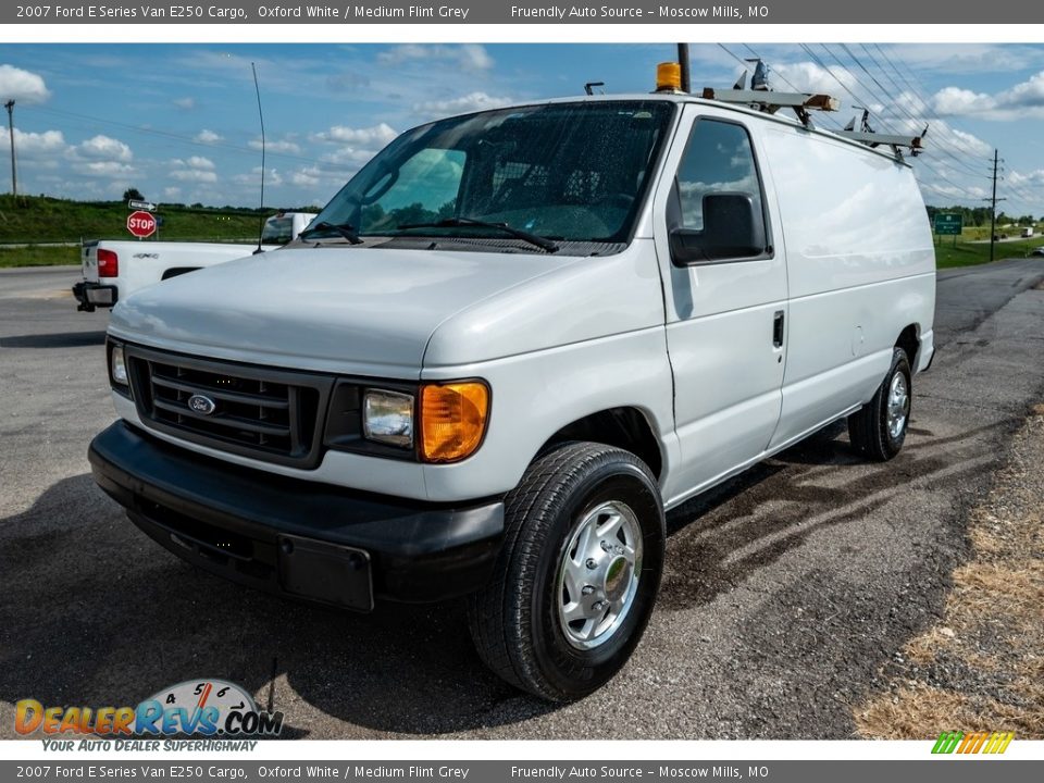 2007 Ford E Series Van E250 Cargo Oxford White / Medium Flint Grey Photo #8