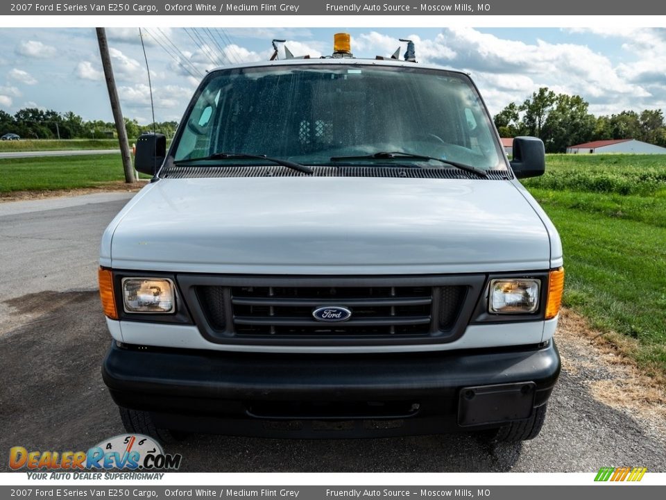 2007 Ford E Series Van E250 Cargo Oxford White / Medium Flint Grey Photo #9