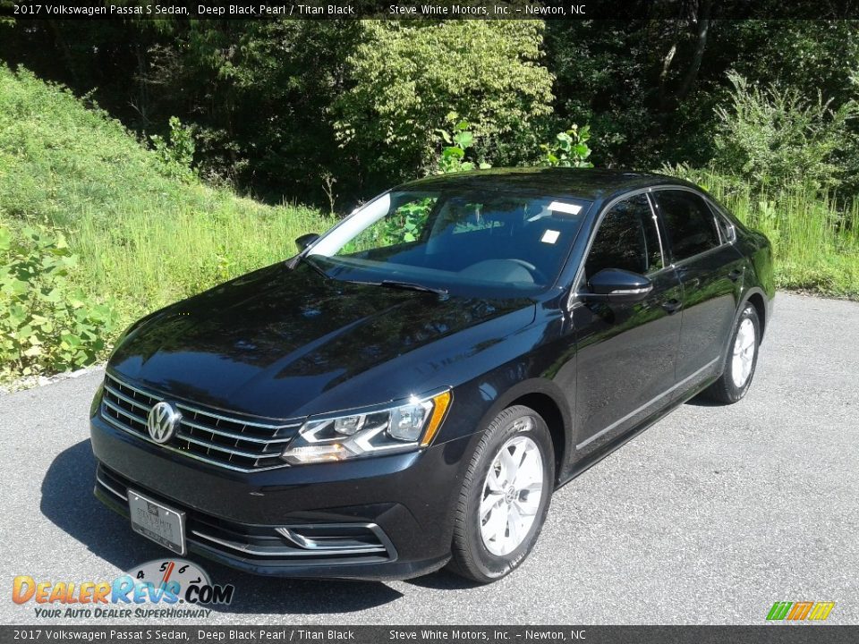 2017 Volkswagen Passat S Sedan Deep Black Pearl / Titan Black Photo #3