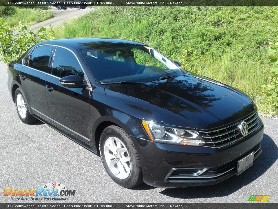 2017 Volkswagen Passat S Sedan Deep Black Pearl / Titan Black Photo #6