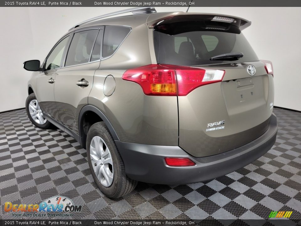 2015 Toyota RAV4 LE Pyrite Mica / Black Photo #7