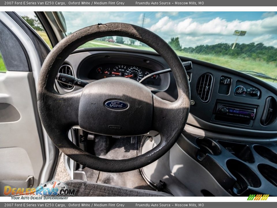 2007 Ford E Series Van E250 Cargo Oxford White / Medium Flint Grey Photo #34