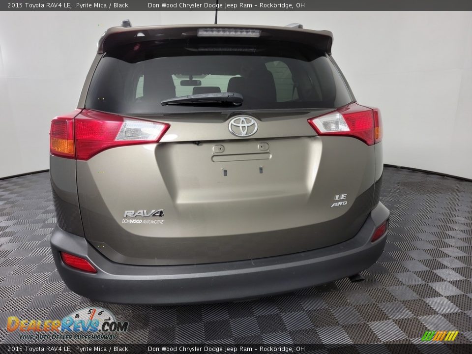 2015 Toyota RAV4 LE Pyrite Mica / Black Photo #8