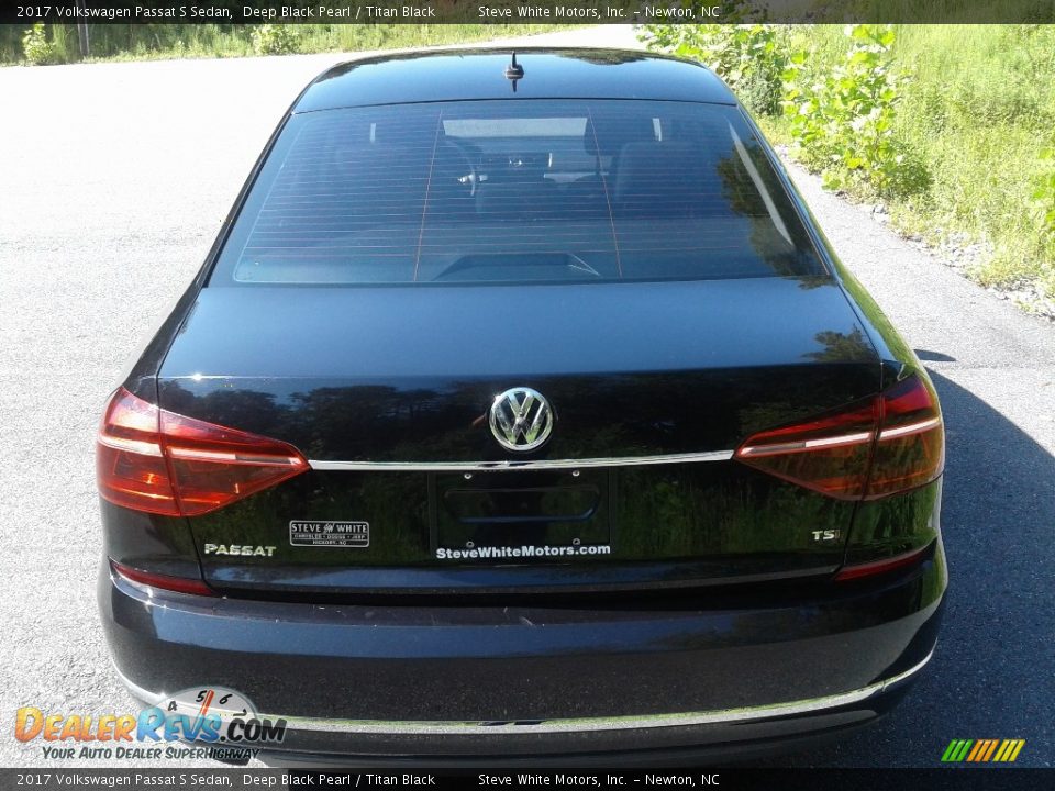 2017 Volkswagen Passat S Sedan Deep Black Pearl / Titan Black Photo #9