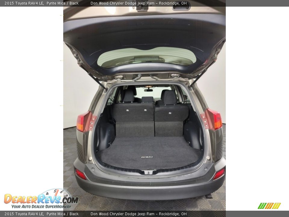 2015 Toyota RAV4 LE Pyrite Mica / Black Photo #11