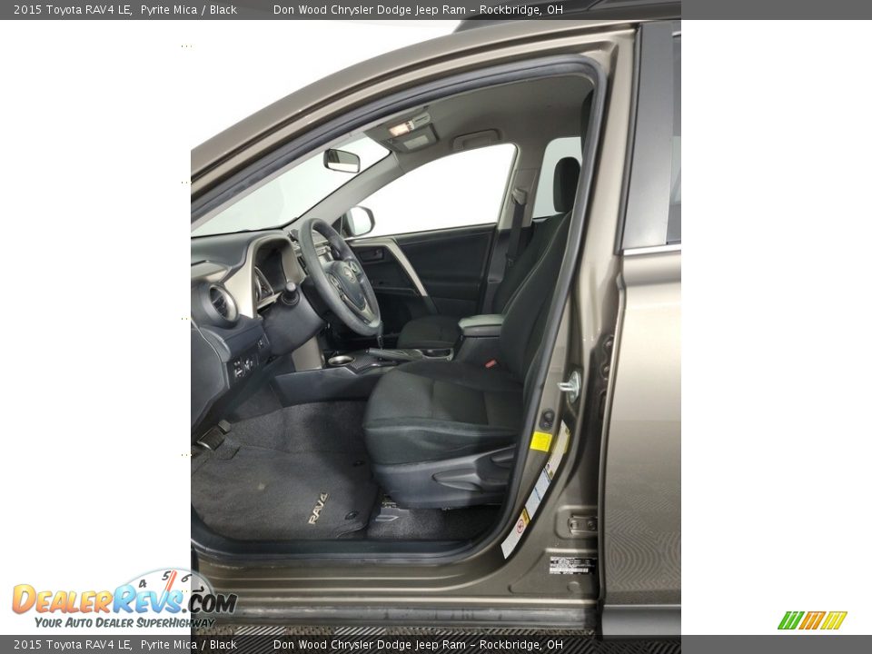 2015 Toyota RAV4 LE Pyrite Mica / Black Photo #16