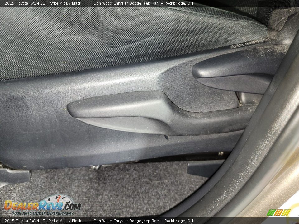 2015 Toyota RAV4 LE Pyrite Mica / Black Photo #17