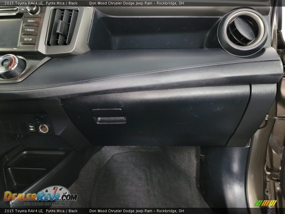 2015 Toyota RAV4 LE Pyrite Mica / Black Photo #31
