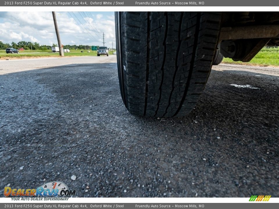 2013 Ford F250 Super Duty XL Regular Cab 4x4 Oxford White / Steel Photo #11